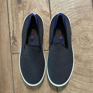 Rothy’s children sneakers sz 4 youth. Steel grey